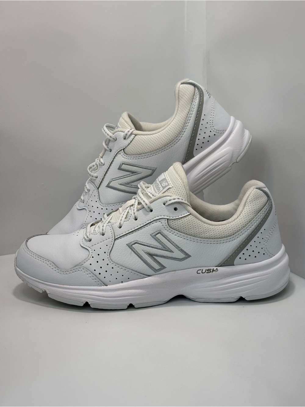 New Balance 411 V1 Women's Size 7.5 White/Gray Walking Shoes WA411LW1